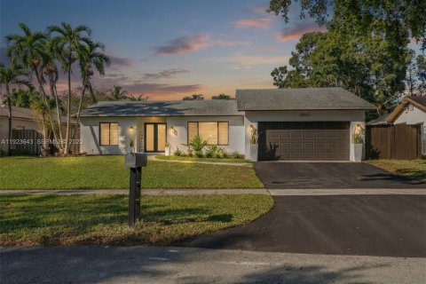 Villa ou maison à vendre à Cooper City, Floride: 3 chambres, 169.45 m2 № 1984383 - photo 1