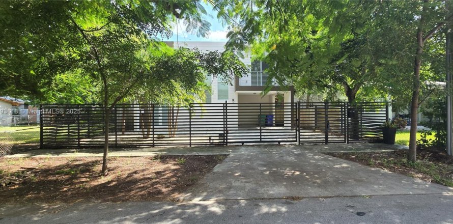 Villa ou maison à Miami, Floride 3 chambres, 172.52 m2 № 1946753