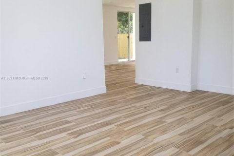 Villa ou maison à louer à Miami, Floride: 3 chambres, 172.52 m2 № 1946753 - photo 6