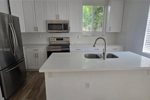 Villa ou maison à louer à Miami, Floride: 3 chambres, 172.52 m2 № 1946753 - photo 10
