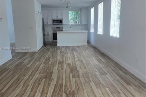 Villa ou maison à louer à Miami, Floride: 3 chambres, 172.52 m2 № 1946753 - photo 8
