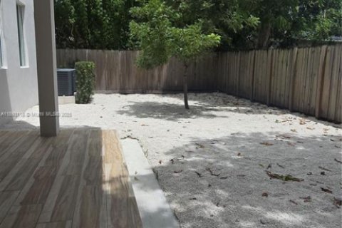Villa ou maison à louer à Miami, Floride: 3 chambres, 172.52 m2 № 1946753 - photo 19
