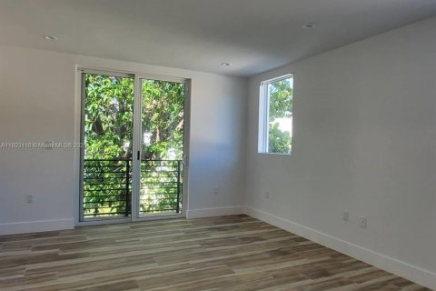 Villa ou maison à louer à Miami, Floride: 3 chambres, 172.52 m2 № 1946753 - photo 13