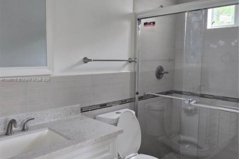 Villa ou maison à louer à Miami, Floride: 3 chambres, 172.52 m2 № 1946753 - photo 18