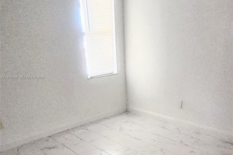 Condo in Miami, Florida, 3 bedrooms  № 2044444 - photo 5