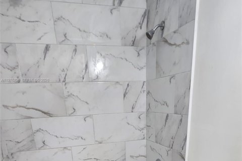 Condo in Miami, Florida, 3 bedrooms  № 2044444 - photo 6