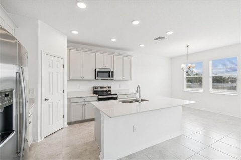 Casa en venta en Spring Hill, Florida, 3 dormitorios, 213.02 m2 № 2094269 - foto 19