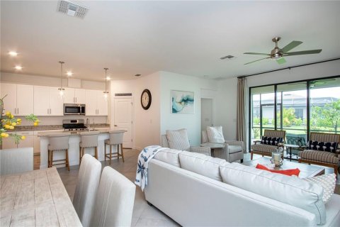 Villa ou maison à vendre à Bradenton, Floride: 3 chambres, 171.78 m2 № 2284630 - photo 12
