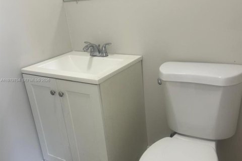 Villa ou maison à vendre à Homestead, Floride: 3 chambres, 81.29 m2 № 2044240 - photo 12