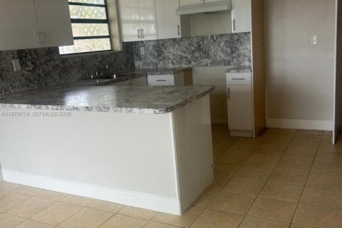 Villa ou maison à vendre à Homestead, Floride: 3 chambres, 81.29 m2 № 2044240 - photo 6