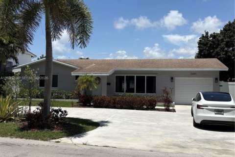 Villa ou maison à louer à Oakland Park, Floride: 3 chambres, 101.45 m2 № 2178167 - photo 2