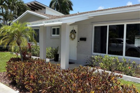Villa ou maison à louer à Oakland Park, Floride: 3 chambres, 101.45 m2 № 2178167 - photo 3