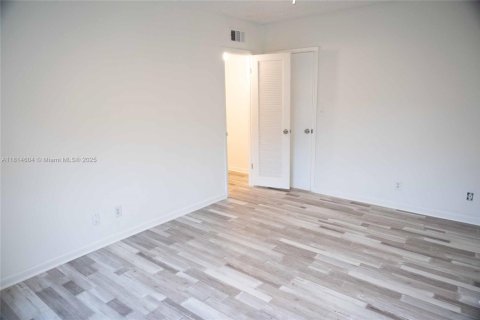 Condominio en venta en Margate, Florida, 2 dormitorios, 91.97 m2 № 1937712 - foto 8