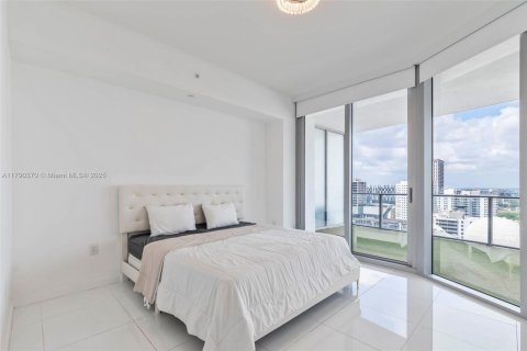 Condo in Miami, Florida, 1 bedroom  № 1647445 - photo 7