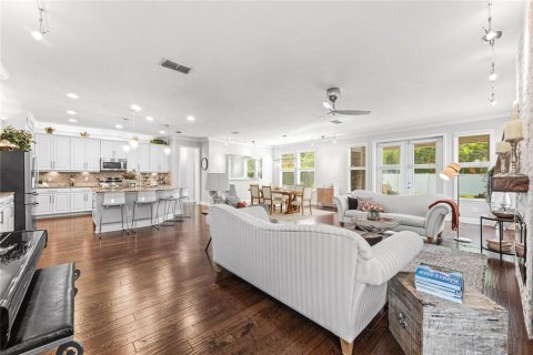 Villa ou maison à vendre à Orlando, Floride: 6 chambres, 356.93 m2 № 2408144 - photo 10