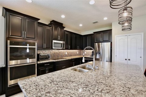 House in Orlando, Florida 3 bedrooms, 233.74 sq.m. № 2202137 - photo 15