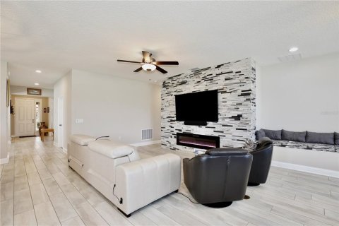 House in Orlando, Florida 3 bedrooms, 233.74 sq.m. № 2202137 - photo 11