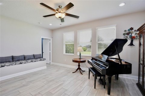 House in Orlando, Florida 3 bedrooms, 233.74 sq.m. № 2202137 - photo 12