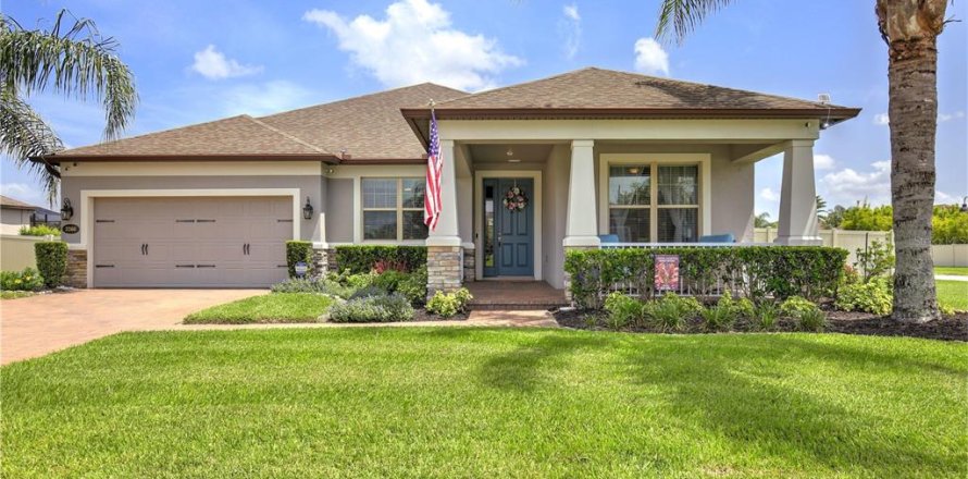 House in Orlando, Florida 3 bedrooms, 233.74 sq.m. № 2202137
