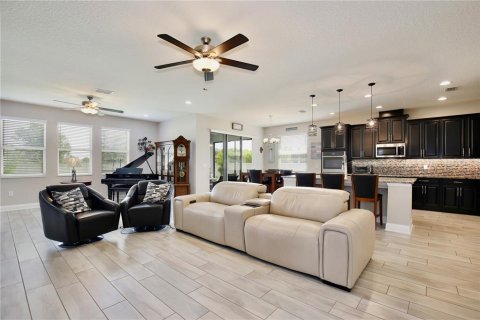 House in Orlando, Florida 3 bedrooms, 233.74 sq.m. № 2202137 - photo 9