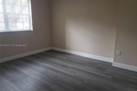 Снять в аренду кондоминиум в Пемброк-Пайнс, Флорида 2 спальни, 104.98м2, № 2089477 - фото 10
