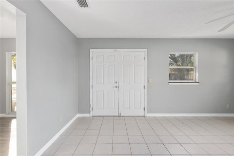 Villa ou maison à vendre à Gainesville, Floride: 3 chambres, 117.89 m2 № 2210221 - photo 5