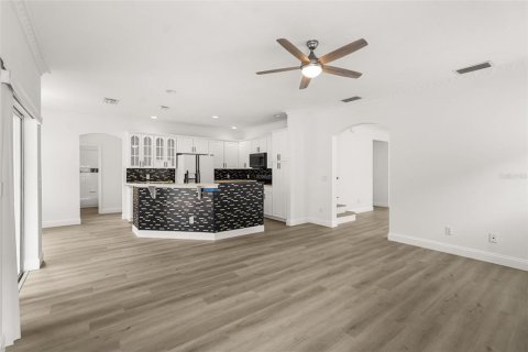 Villa ou maison à vendre à Orlando, Floride: 5 chambres, 262.54 m2 № 2267439 - photo 13