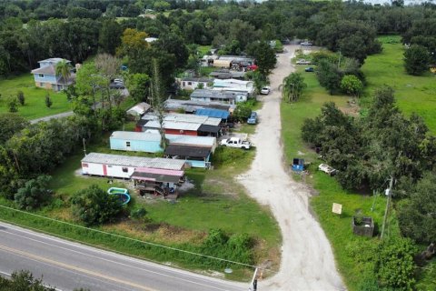 Commercial property in Riverview, Florida № 2391468