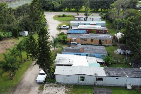 Commercial property in Riverview, Florida № 2391468 - photo 4