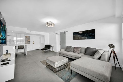 Condo in Miami Beach, Florida, 2 bedrooms № 2031838 - photo 8