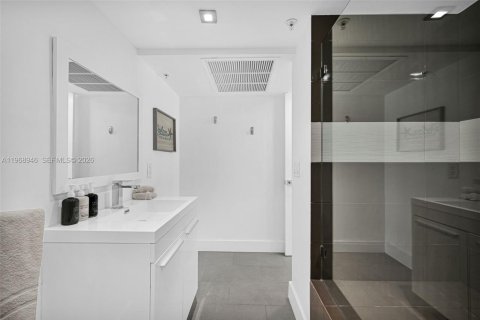 Condo in Miami Beach, Florida, 2 bedrooms № 2031838 - photo 22