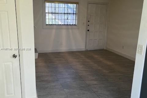 Condominio en venta en Miami, Florida, 1 dormitorio, 62.15 m2 № 2020629 - foto 4