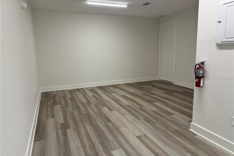 Propiedad comercial en alquiler en Oviedo, Florida, 64.38 m2 № 1448037 - foto 7