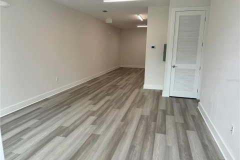 Propiedad comercial en alquiler en Oviedo, Florida, 64.38 m2 № 1448037 - foto 5