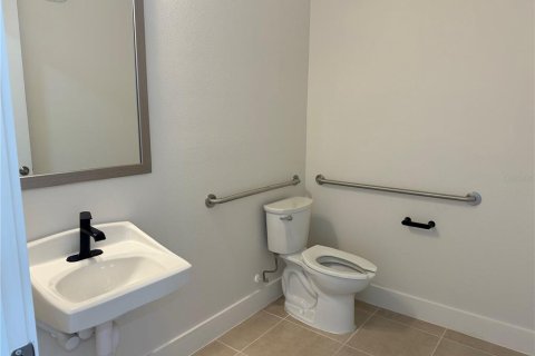 Propiedad comercial en alquiler en Oviedo, Florida, 64.38 m2 № 1448037 - foto 8