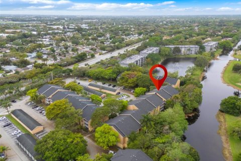 Condo in Pompano Beach, Florida, 3 bedrooms  № 2047337 - photo 26