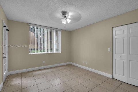 Condo in Pompano Beach, Florida, 3 bedrooms  № 2047337 - photo 11