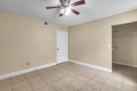Condo in Pompano Beach, Florida, 3 bedrooms  № 2047337 - photo 15
