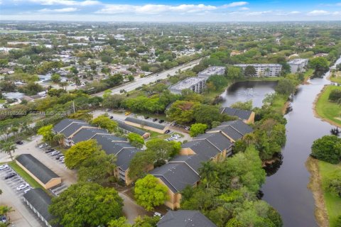 Condo in Pompano Beach, Florida, 3 bedrooms  № 2047337 - photo 27