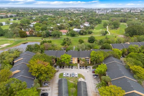 Condo in Pompano Beach, Florida, 3 bedrooms  № 2047337 - photo 23