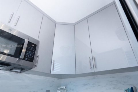 Condominio en venta en Miami Beach, Florida, 1 dormitorio, 53.88 m2 № 2005910 - foto 5