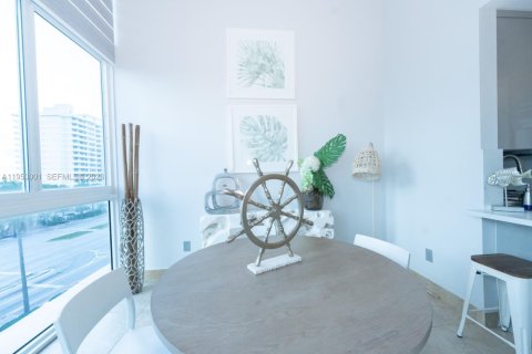 Condominio en venta en Miami Beach, Florida, 1 dormitorio, 53.88 m2 № 2005910 - foto 3