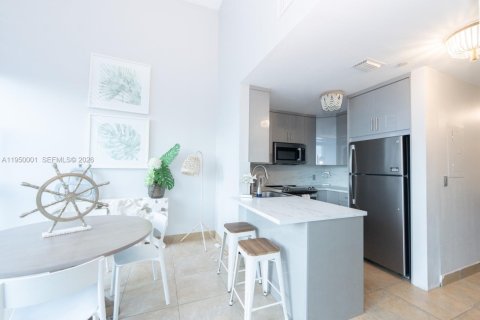 Condominio en Miami Beach, Florida, 1 dormitorio  № 2005910