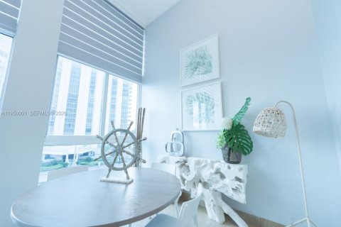 Condominio en venta en Miami Beach, Florida, 1 dormitorio, 53.88 m2 № 2005910 - foto 2