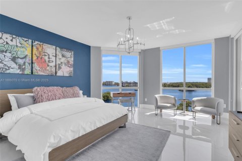 Condo in North Miami Beach, Florida, 2 bedrooms  № 1978784 - photo 13