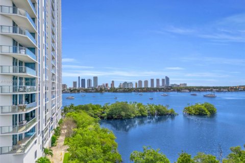 Condo in North Miami Beach, Florida, 2 bedrooms  № 1978784 - photo 30