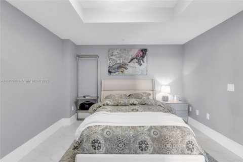 Condo in North Miami Beach, Florida, 2 bedrooms  № 1978784 - photo 24