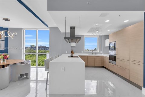 Condo in North Miami Beach, Florida, 2 bedrooms  № 1978784 - photo 10