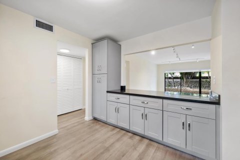 Купить кондоминиум в Майами, Флорида 3 комнаты, 157.93м2, № 2085540 - фото 8