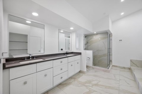 Купить кондоминиум в Майами, Флорида 3 комнаты, 157.93м2, № 2085540 - фото 26